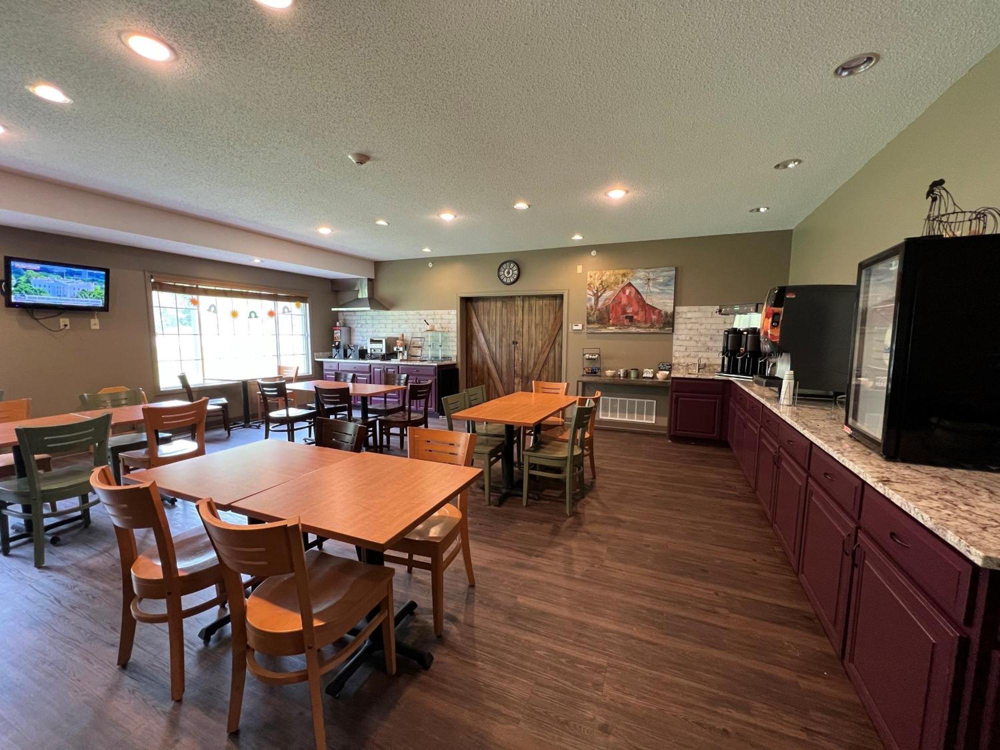Country Inn Walker Bagian luar foto