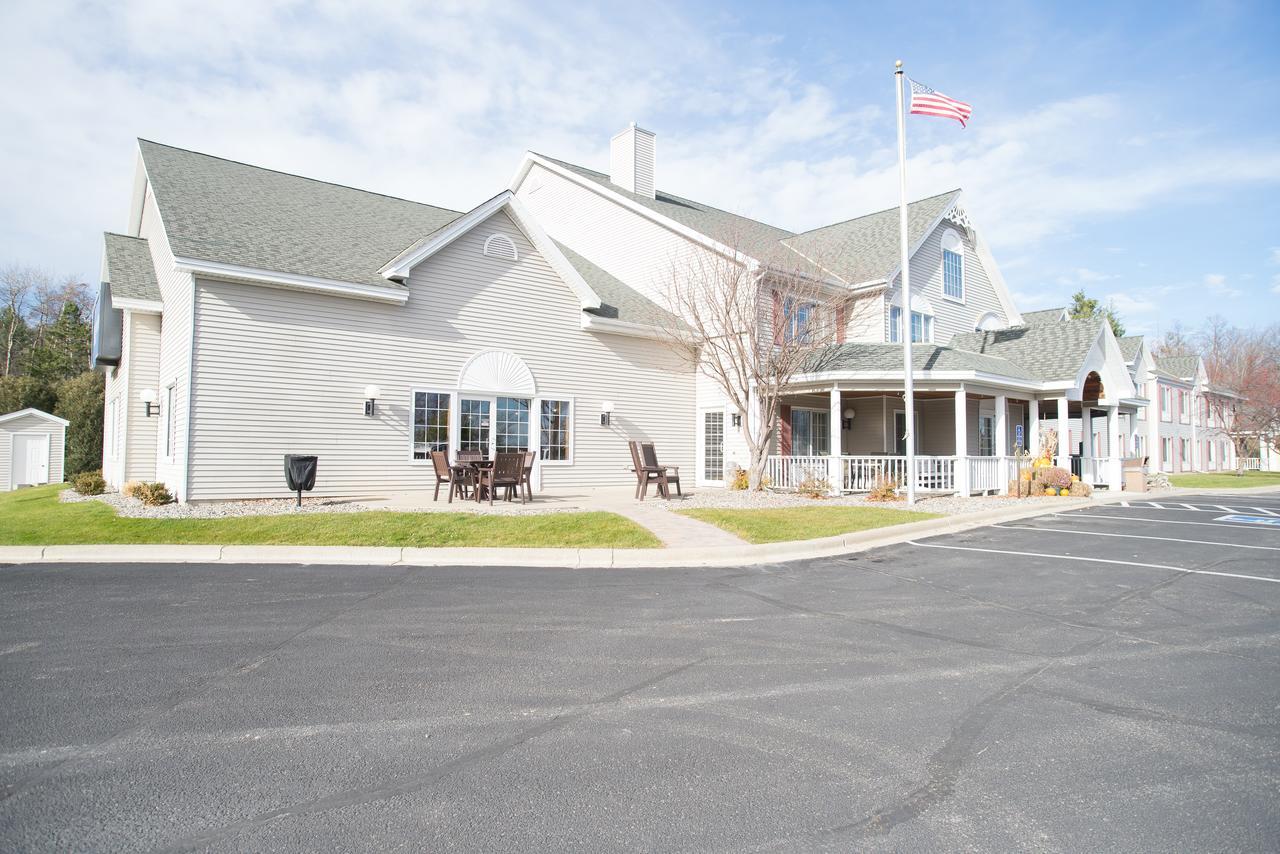 Country Inn Walker Bagian luar foto