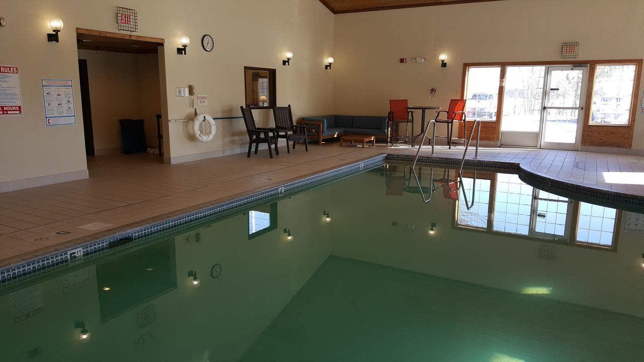 Country Inn Walker Bagian luar foto